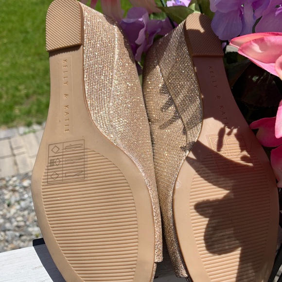 ☀️ BRAND NEW ☀️Kelly and Katie Wedges - Picture 5 of 6